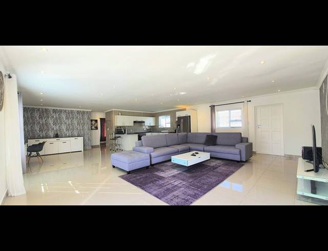 4 BEDROOM HOUSE RENTED IN SUNNINGDALE